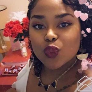 Meet your Posher, Saray